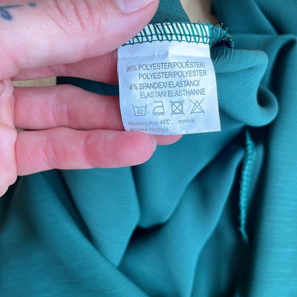 Hunter green blouse. - Picture 2 of 3